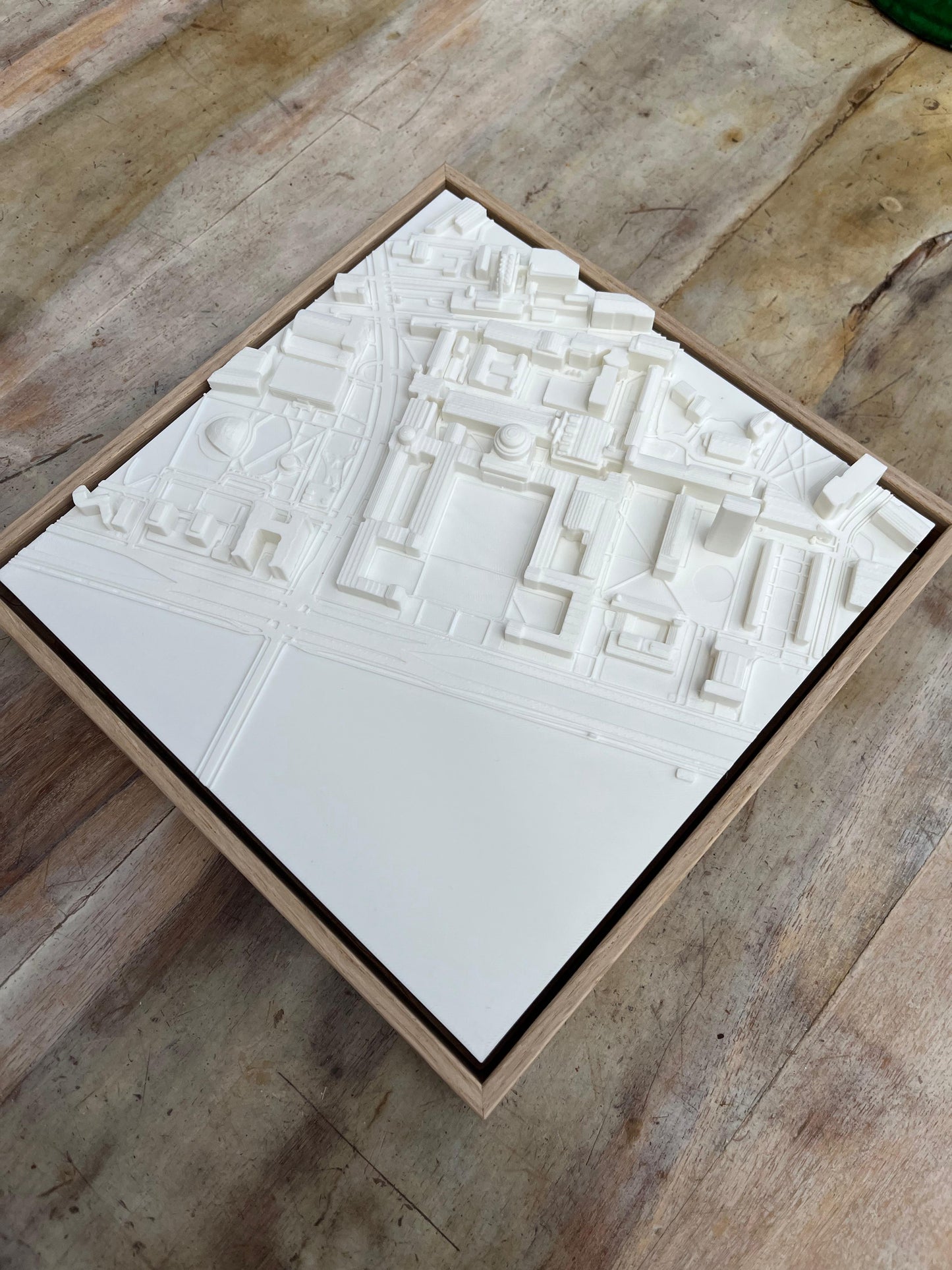 MIT CAMBRIDGE compact